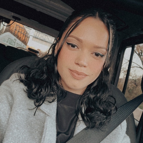 Meet Your Seller/Buyer 💕 - Picture 4 of 4